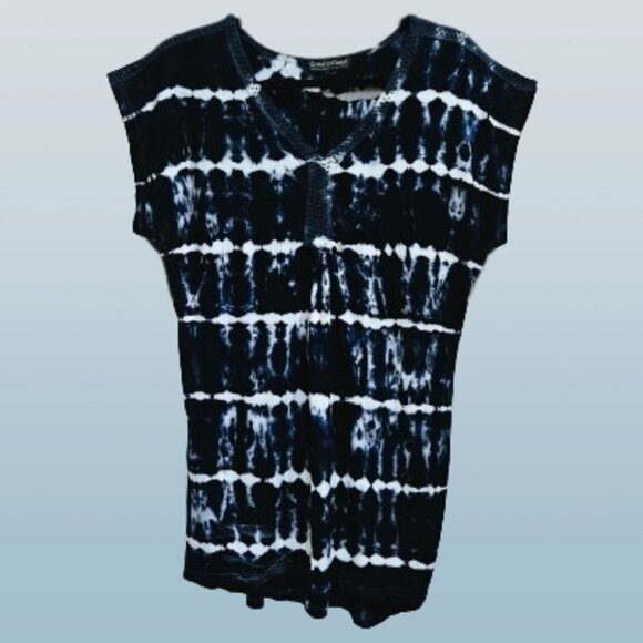 Greater Good Blue and White Tie Dye with Crochet Embellishments Top - 1X - Picture 1 of 7